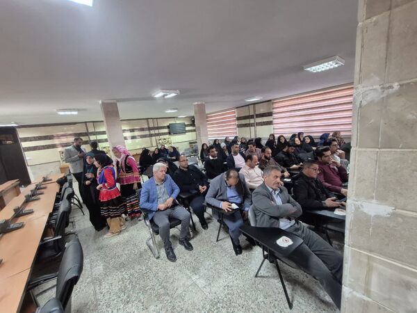 آیین اختتامیه هفته تربیت‌بدنی و تجلیل از مقام آوران مسابقات ورزشی فرهنگیان شهرستان فیروزکوه