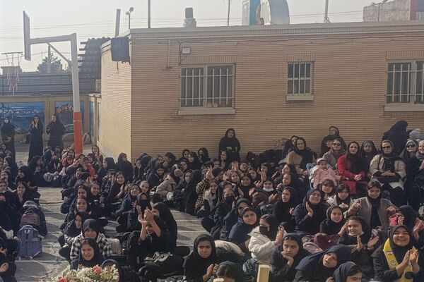 مراسم ولادت حضرت فاطمه زهرا (س) و روز مادر در دبیرستان مهر نیشابور