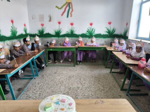 شور و شوق آغاز مدرسه؛ جشن به‌یادماندنی کلاس‌اولی‌ها در روستای مزرعه