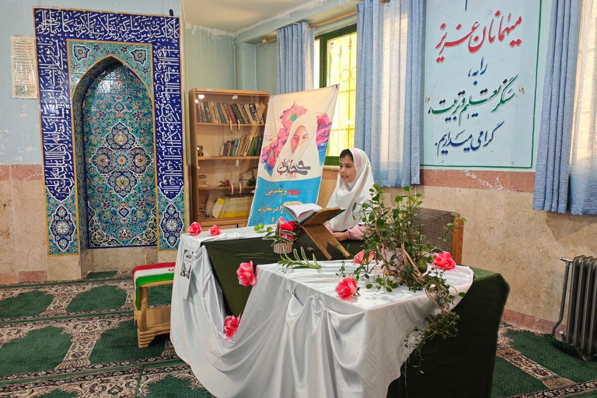 آغاز فعالیت‌های فرهنگی «قرآن و عترت و نماز» در مدارس فیروزکوه