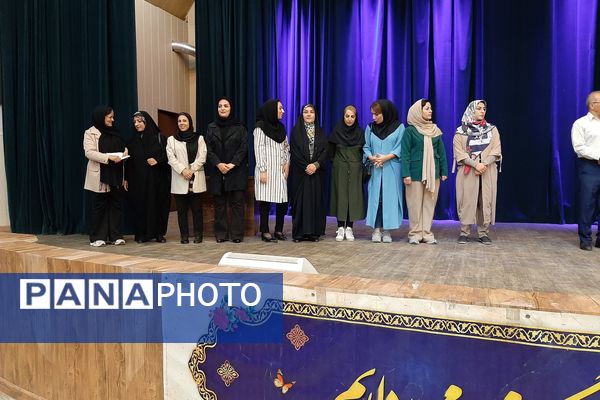 انتخابات انجمن اولیا و مربیان دبیرستان دخترانه پویش ناحیه 3 شیراز