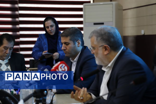 آغاز به‌کار نشست مشترک مدیران مناطق با استاندار تهران 