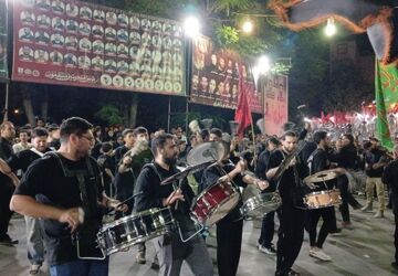 اجتماع عاشقان و دلدادگان امام حسین (ع) در میدان امام (ره)