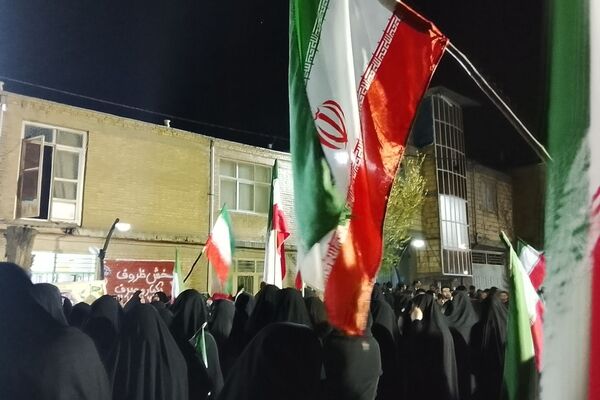 هم‌نواییِ قلب‌ها در مسیرِ ظهور؛ فریاد «یا مهدی» در راهپیماییِ بصیرت