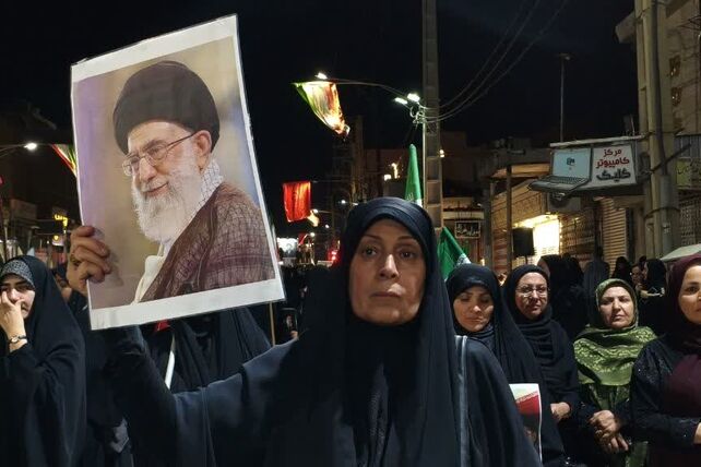 مراسم راهپیمایی و عزاداری برای تشییع رهبر شهید در گچساران 