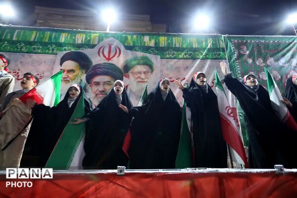 ندای رعدآسای «الله‌اکبر» در بزرگداشت یوم‌الله ۱۲ فروردین، در استان همدان