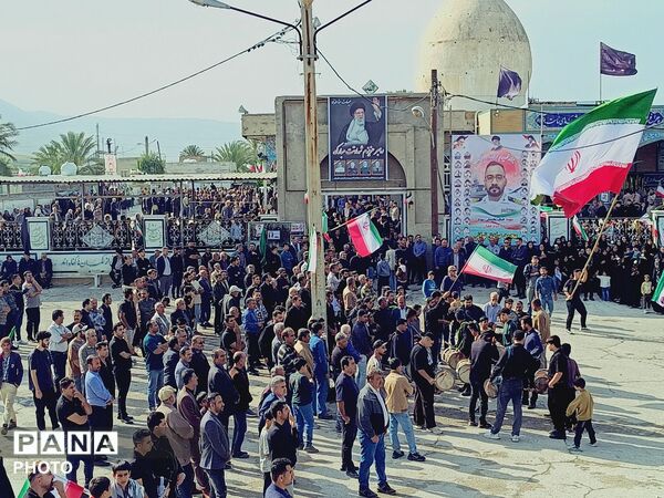 تشییع پیکر شهید محمدصادق توانی بلیانی در کازرون