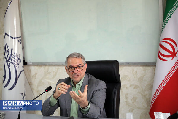 دیدار اعضای هیات رئیسه مجلس دانش‌آموزی با دبیرکل شورای عالی آموزش و پرورش