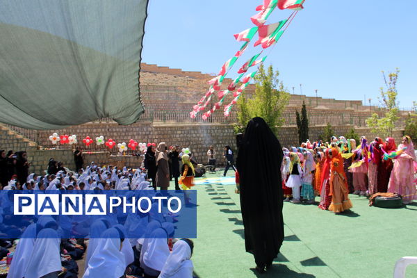 «جشنواره دا» در دبستان غیرانتفاعی امام صادق (ع) 