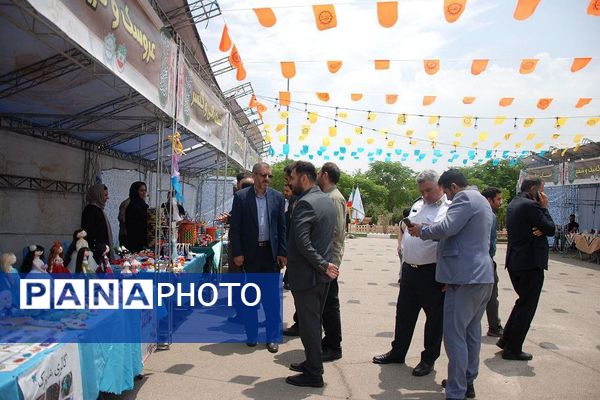 افتتاح نمایشگاه دهه ولایت در بوستان زیتون شهر قیامدشت