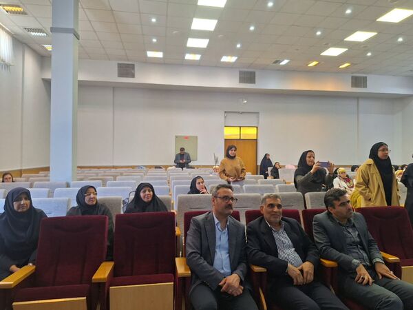 چهل و سومین جشنواره فرهنگی هنری فردا در دبستان آرمینه مصلی نژاد ناحیه۶ 
