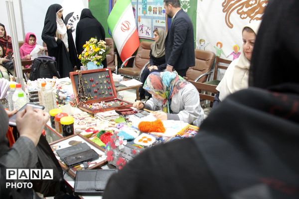 درخشش توانمندی‌های دانش‌آموزان استثنایی در نمایشگاه مشاغل خرد شمالغرب کشور