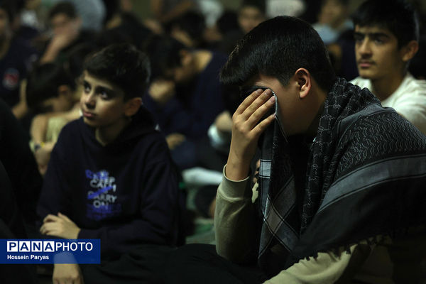 اعتکاف دانش‌آموزی در حسینیه ارشاد