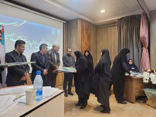 جلسه روسای انجمن مدار ناحیه سه در دبستان مصلی نژاد حضرت زینب