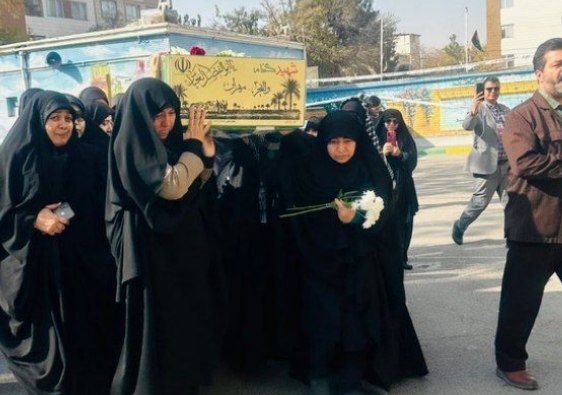  مراسم استقبال و تشییع شهید گمنام در دبیرستان شاهد زکیه ناحیه یک 