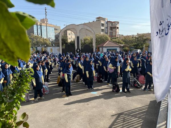 بازگشایی دبستان آرمینه مصلی نژاد همزمان با نواختن زنگ مهر وهفته  دفاع مقدس
