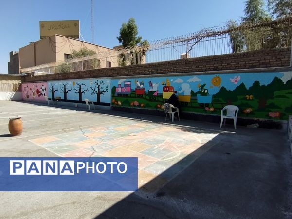 اردوی جهادی رنگ‌آمیزی مدارس با حضور دختران بیرجندی