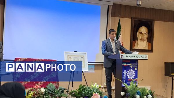 گردهمایی نویسندگان دهه هشتادی در تهران