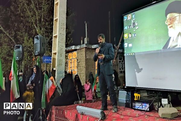 حضور در تجمعات خیابانی یعنی هیات من الذله در برابر دشمن زورگو و دروغگو