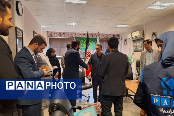 جلسه هم اندیشی و تجلیل از خبرنگاران پانا در شیراز 