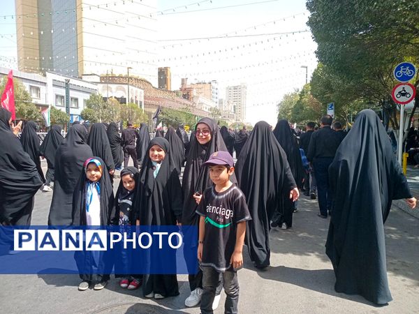 راهپیمایی جاماندگان اربعین حسینی در مشهد