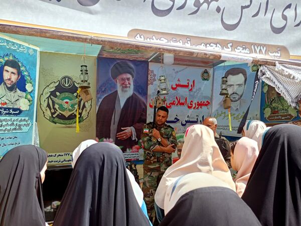 بازدید دانش آموزان دبستان سمیه از کنگره ملی شهید مدرس