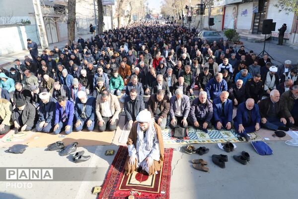 اقامه نماز عید سعید فطر در کمالشهر کرج