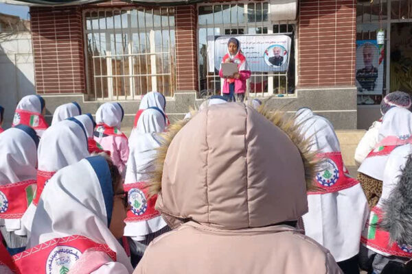 یادواره شهید حاج قاسم سلیمانی در مدرسه ۲۲بهمن دوره اول شهرستان آباده