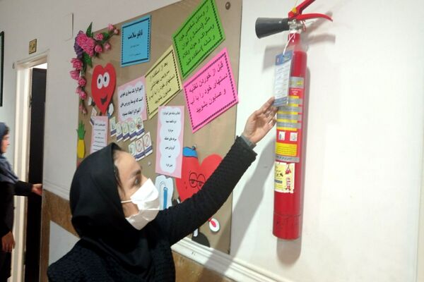 بازدید از وضعیت بهداشت و پایگاه‌های تغذیه سالم مدارس پاکدشت 