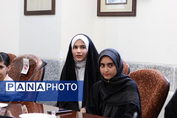 تجلیل از دانش‌آموز خبرنگاران پانا کاشان