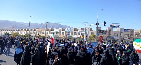۱۳ آبان؛ روزی که فریاد استقلال ملت ایران در تاریخ ماندگار شد