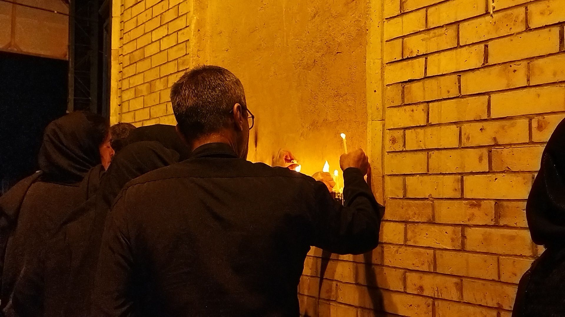 نیشابور در شب شام غریبان نورانی شد 
