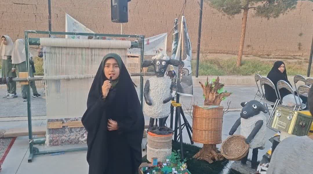 غرفه شهرستان تفت در نمایشگاه از ریشه تا رویش
