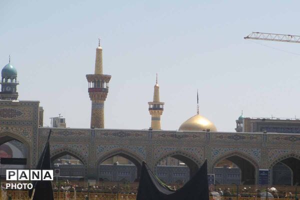 حضور میلیونی زائران در مشهد