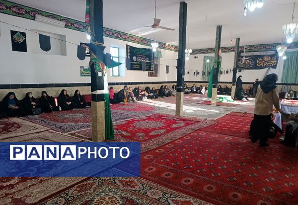 تکریم از مادران شهدا در پایگاه طاهره بسیج خواهران روستای حسین آباد