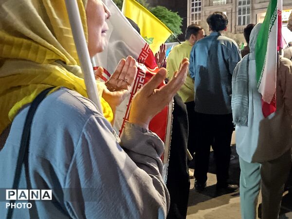 امواج پی در پی شبانه مردم غیور نیشابور در حسینیه امام خامنه ای 