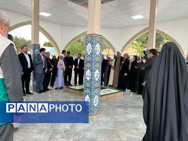 خادمین امام رضا(ع) با شهدا بیعت کردند 