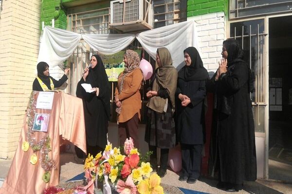 مراسم ولادت حضرت فاطمه زهرا (س) و روز مادر در دبیرستان شهید مجید دهنوی