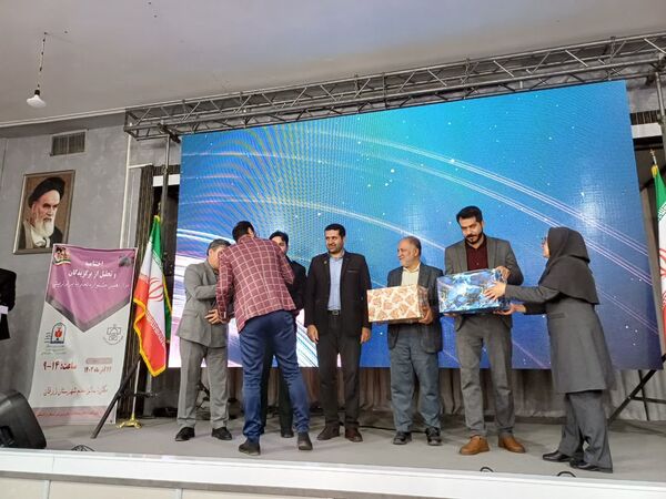 تجلیل از برگزیدگان 2 جشنواره پرورشی در شهرستان زرقان 