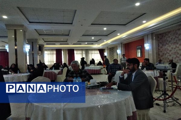 دوره و کارگاه تعاملی مربی، راهبر نسل جدید در مشهد