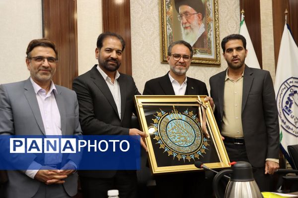 آوای خدمت در همایش تدبیر 