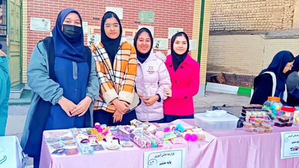 بازارچه کار و فناوری در دبیرستان کوثر فرهنگیان