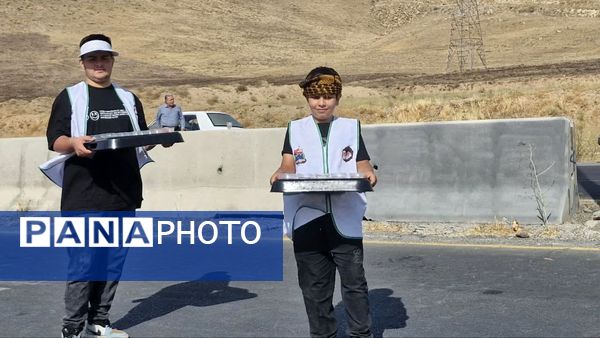 موکب «عشاق الحسین(ع)» در مسیر پیاده‌روی جاماندگان اربعین شازند 