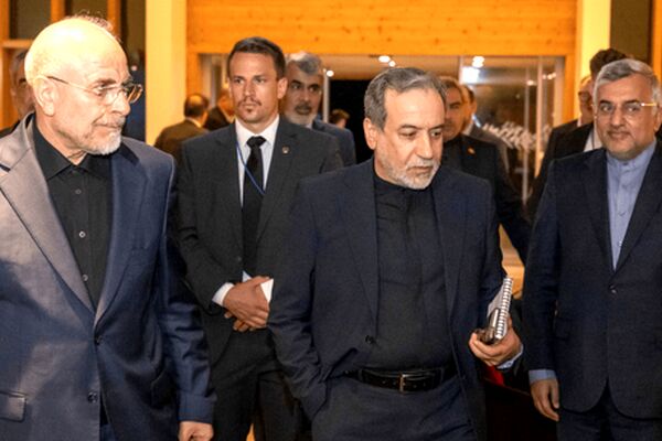 هیأت ایران محل مذاکرات سوئیس را به مقصد تهران ترک کرد