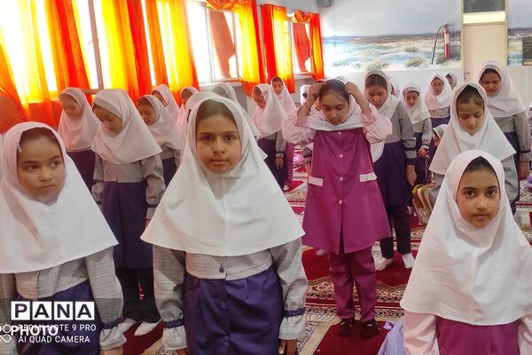 شروع سال تحصیلی با یاد شهیدان، دبستان فرزانگان شهرستان رباط‌کریم