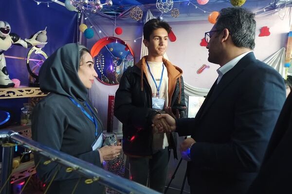 پژوهش‌سرای کاوش کهریزک، کانون توجه نخستین روز نمایشگاه دستاوردهای دانش‌آموزی استان