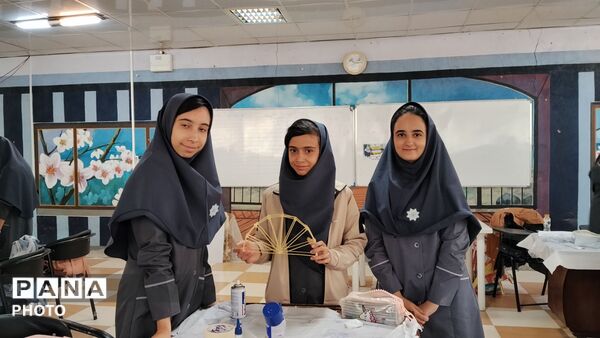 فستیوال سازه‌های ماکارونی در دبیرستان فرزانگان ناحیه یک اراک 