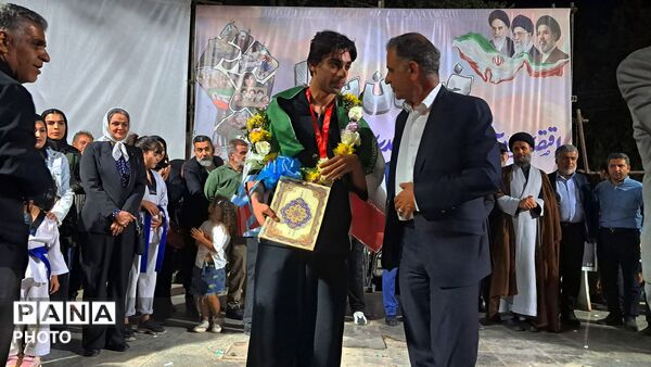 حضور قهرمان  ورزشکار نظرآبادی در اجتماعات شبانه 