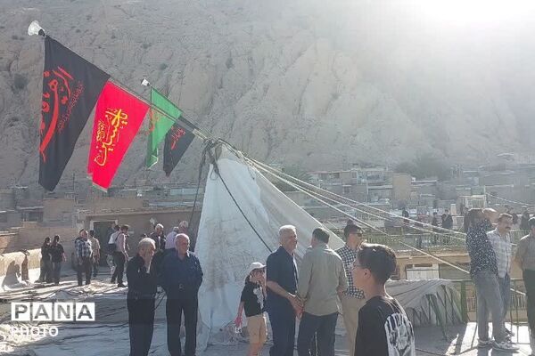 آیین سنتی برپایی خیمه عاشورایی در زرقان