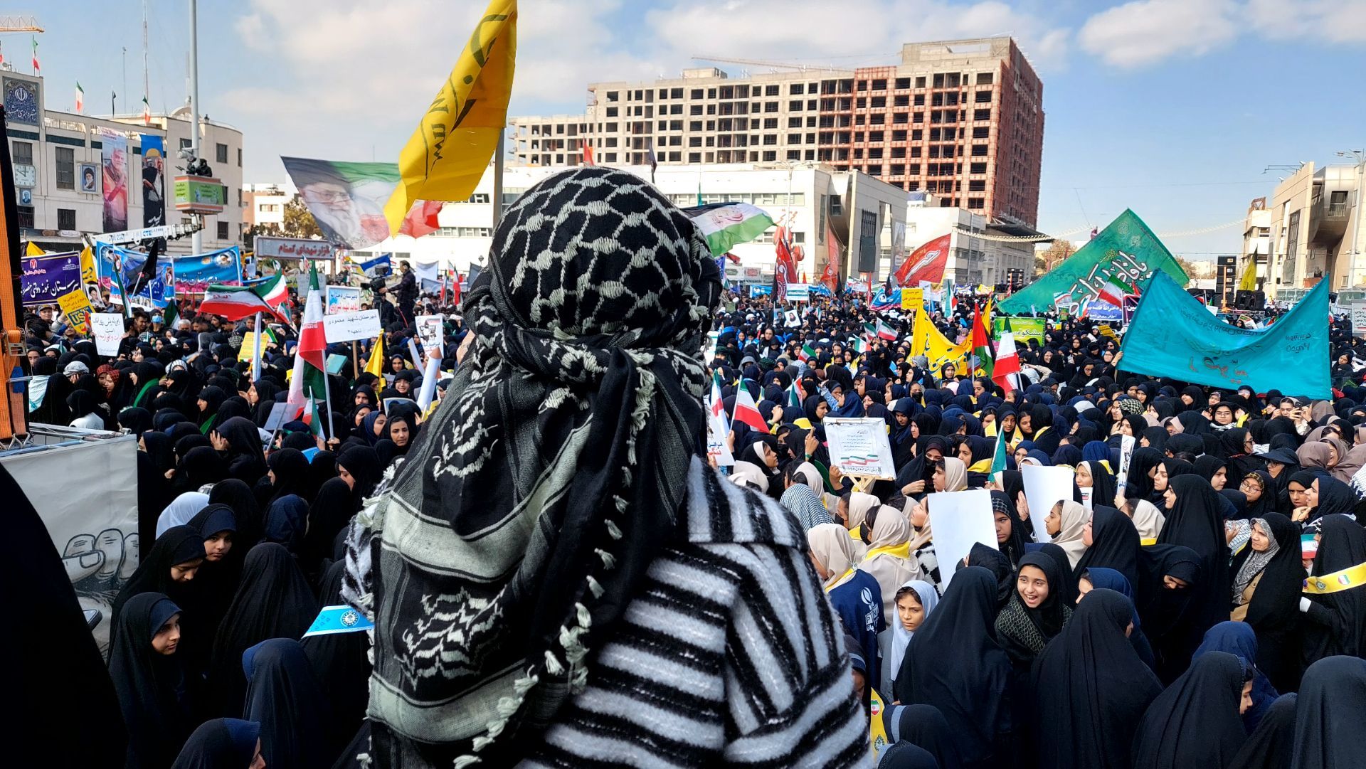 دانش‌آموزان پرچمداران استکبارستیزی در ۱۳ آبان